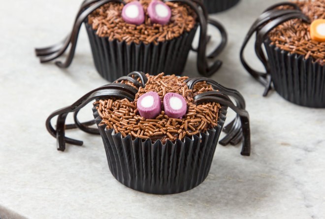a4sfsxdsqhc2zevlgtfp_spider-cupcakes-2