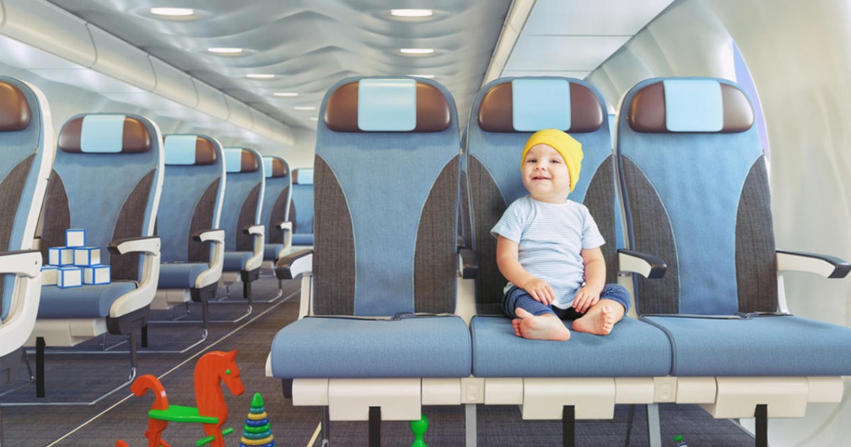 Путешествие с ребенком самолетом: реакция пассажирки на плач малыша стала вирусной в интернете