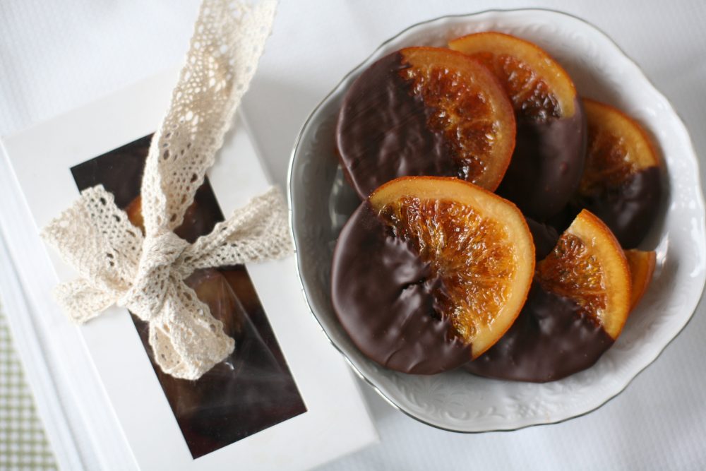 Воскресный рецепт: карамелизированные апельсины в шоколаде
