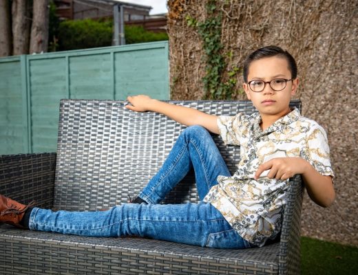 После школьной травли мальчик с аутизмом стал моделью известных брендов